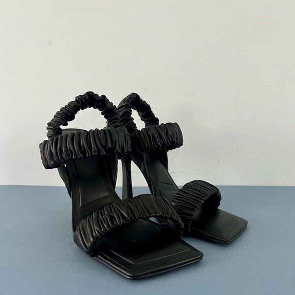 Gianni Bini Vanya Scrunched Square Toe Black Leather Dress Sandal Heels - Picture 2 of 8